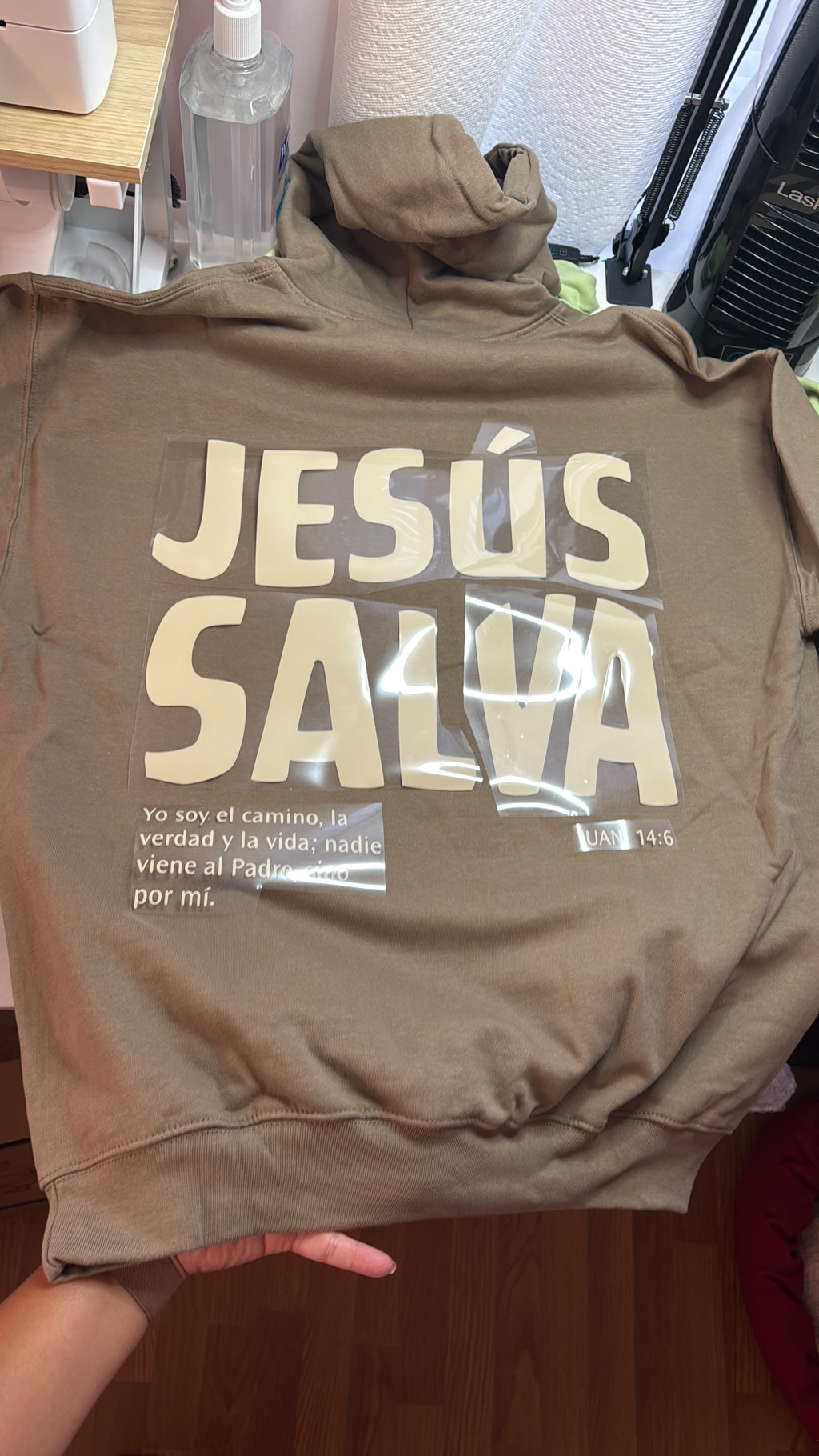 Jesús Salva Gildan Softstyle® Hoodie – Juan 14:6